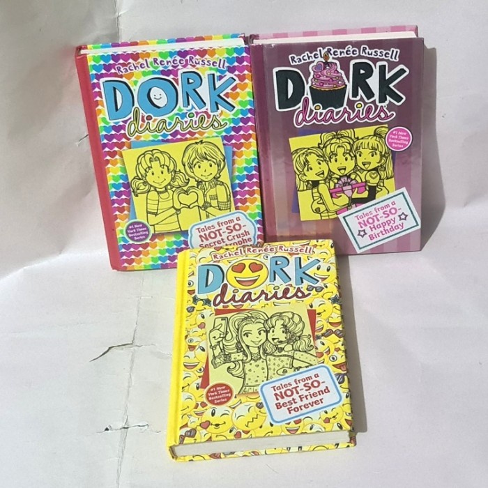DORK DIARIES/DORK/CHILDRENS BOOK/HARD COVER