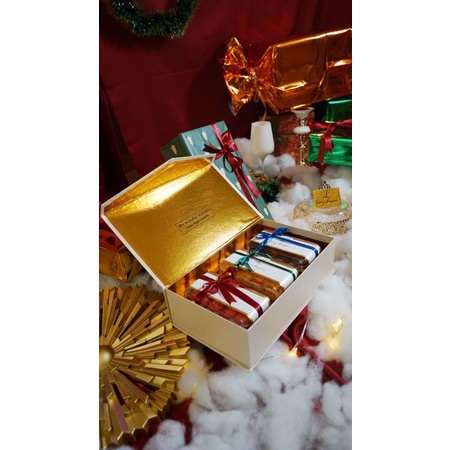 

HAMPERS NATAL & TAHUN BARU 2022