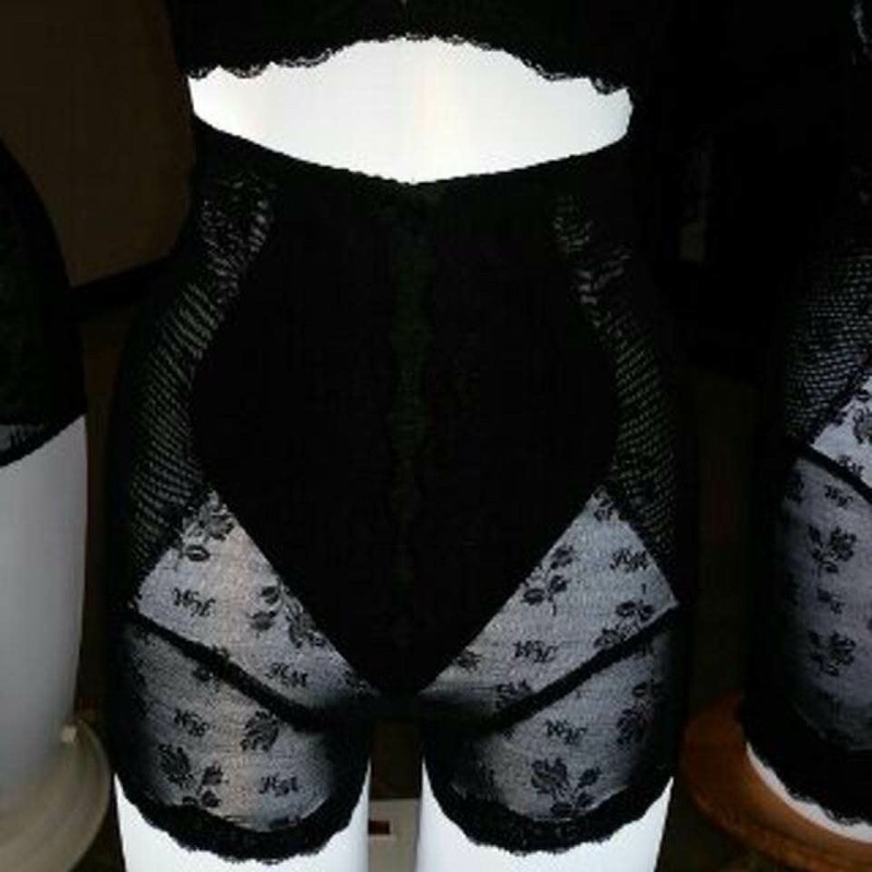 JUTANHAK SHORT GIRDLE ( New HAna Marie)