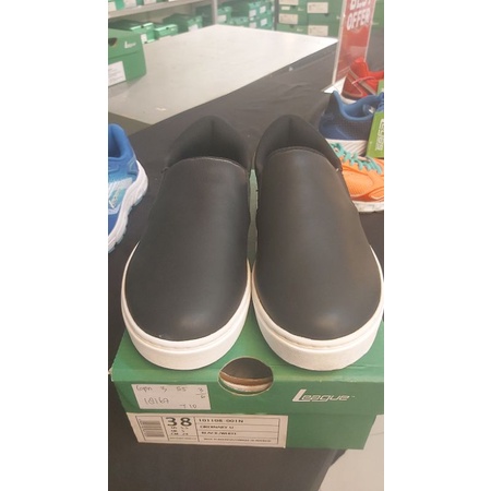 Sepatu slip on League NWS