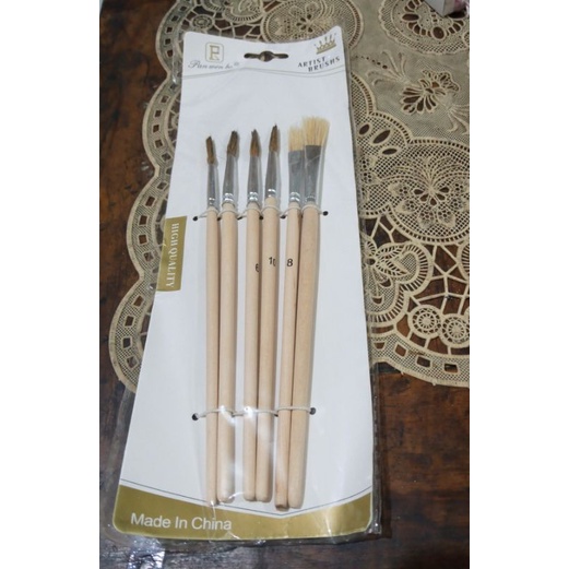 

1 set kuas lukis isi 6