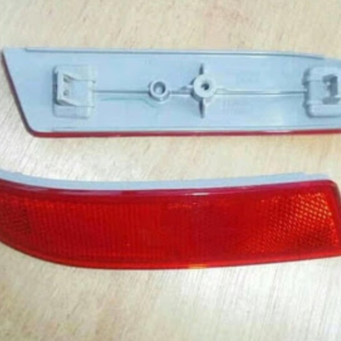 reflektor bemper belakang avanza