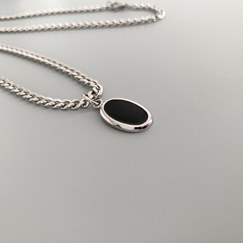 Kalung Merek Oval Hitam Aksesori Versi Korea Retro Hip Hop Rantai Klavikula