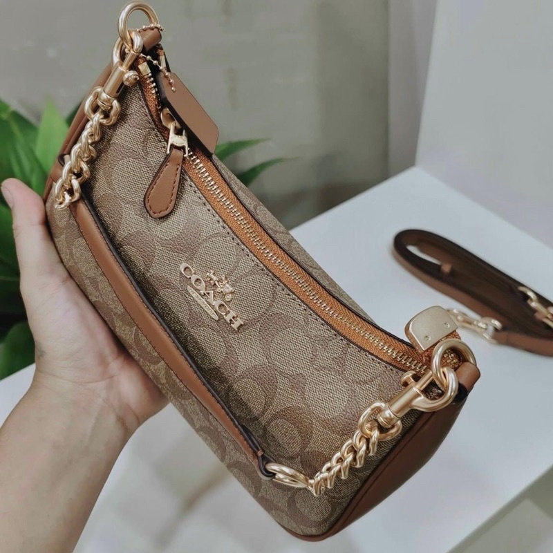 Coach Teri Shoulder Bag With Stripe Heart Print (CA548)