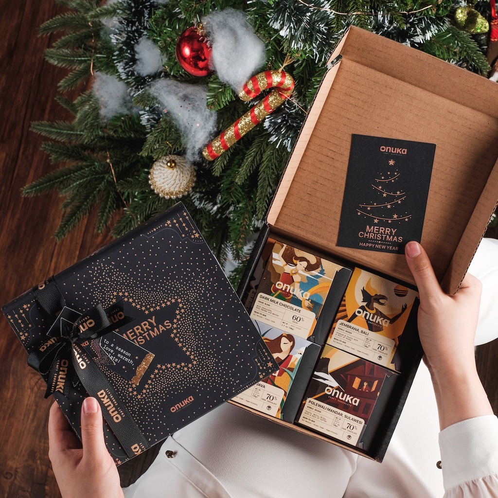 

Onuka SQUARES Christmas Gift Box / Hadiah Natal Tahun Baru / Coklat Sehat / Dark Chocolate