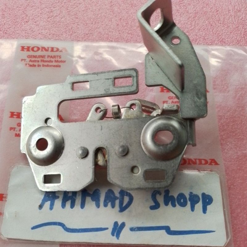 engsel kunci jok belakang honda ADV 160 ori