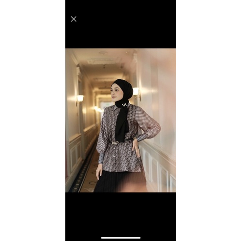 Preloved Vanilla Hijab Mono shirt - Oscar