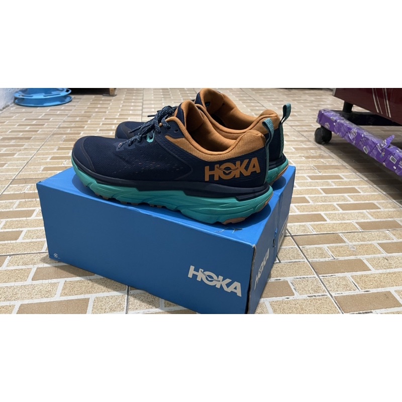 Sepatu hoka Oneone
