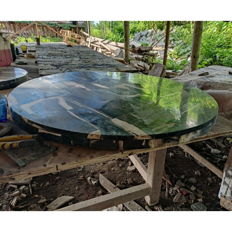 Daun Meja Fosil Kayu Hitam Mozaik