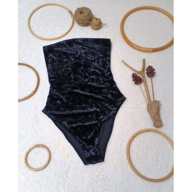 Urban Outfitters Bodysuit L kecil