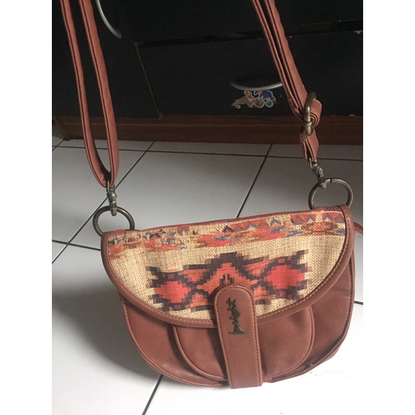 INSIGHT tas selempang ORIGINAL STORE preloved