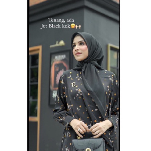 TODAY SCRAF TODAY’S BUTTONSCRAVES EVERYDAY PARIS CATALINA BLUE VANILLA JET BLACK TOFU NAVY WHITE NAD