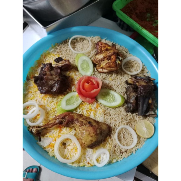 

Kebuli Nampan 4 Orang Mix 2 Ayam 2 Kambing