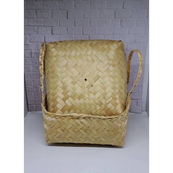 

Besek Jinjing Polos Ukuran 25 cm dan Besek Polos Ukuran 20 cm