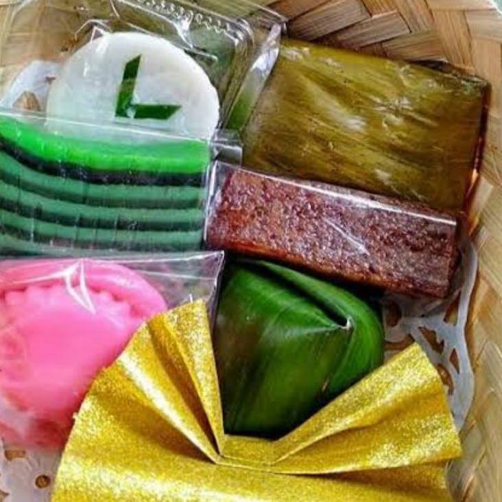 

7.7 sale Snack Box Besek Isi 6 Halal Murah Higienis