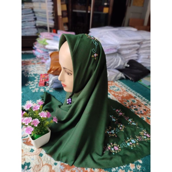 krudung voal sulam/ kerudung segi empat sulam/ hijab sulam / hijab segi empat