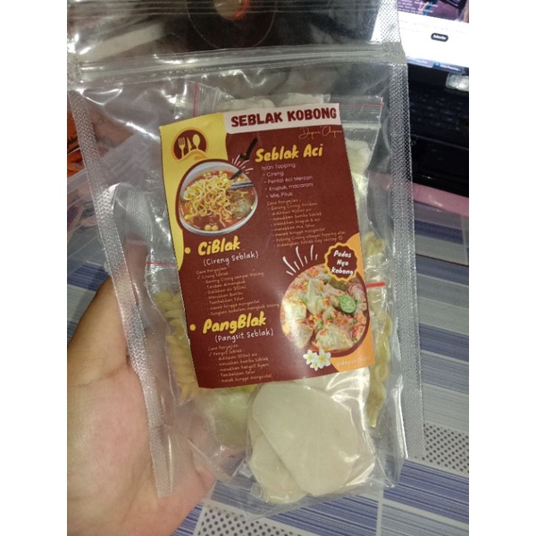 

SEBLAK ACI KOBONG (pentol isi ayam mercon)