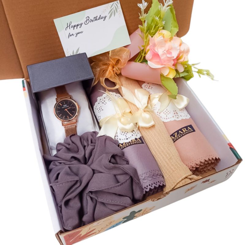

Hampers Hijab Gift Box Premium Ulang Tahun Pacar Wisuda Wedding Anniversary Istri Kado Hadiah Ultah