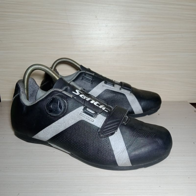 sepatu sepeda second santic size 42 original