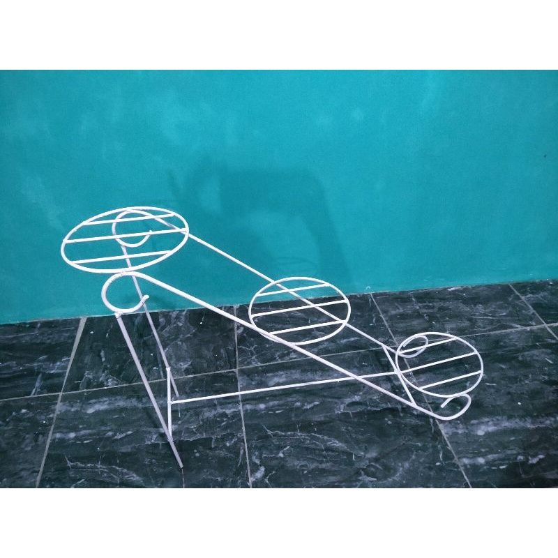 Standing rak pot bunga model sepatu