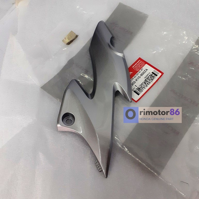 Kupingan Cover Lampu Sebelah Kanan CB 150 R old Warna Silver Kuping Cover CB 150 R Old Original AHM
