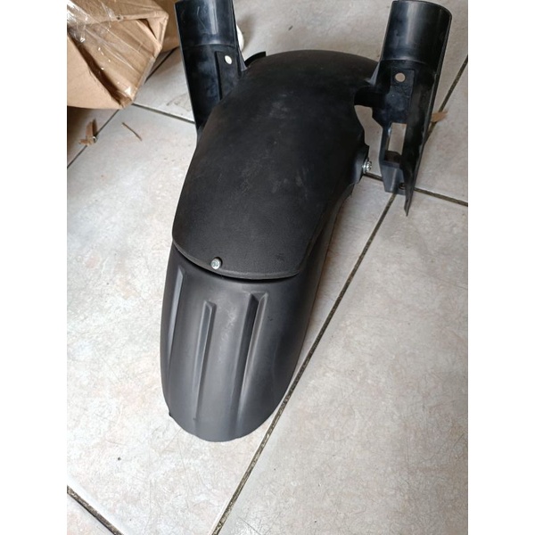 SAMBUNGAN SPAKBOR DEPAN VARIO 160