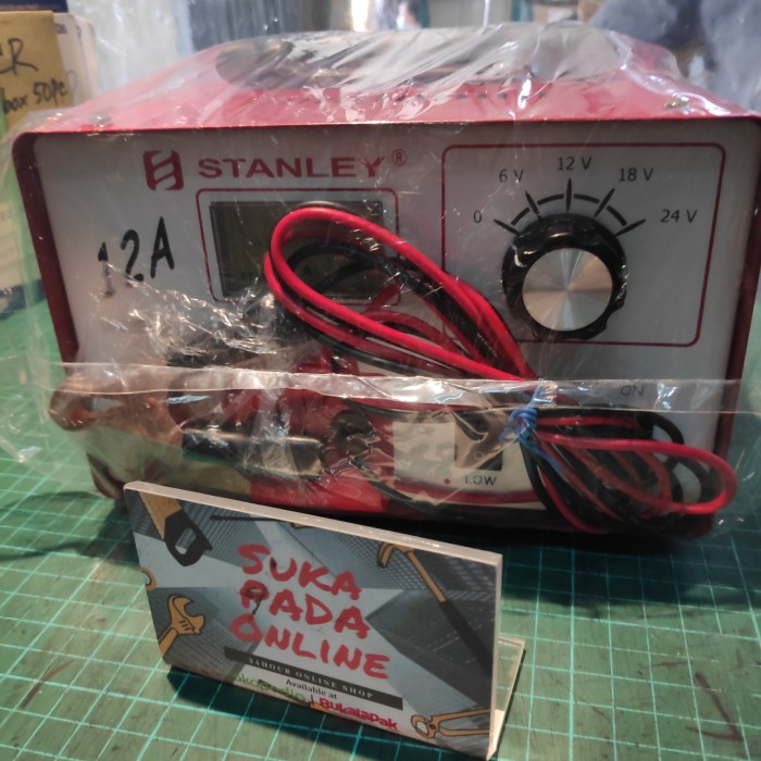 Charger aki stanley 12a