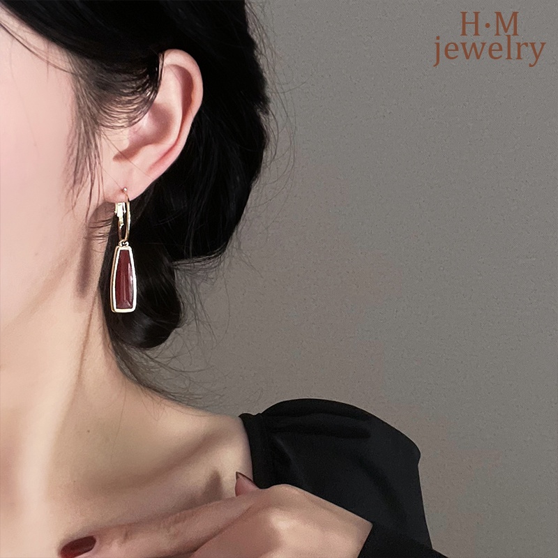 Cincin Telinga Geometris Merah Anggur Wajah Sosialita Elegan Sedikit Anting Retro