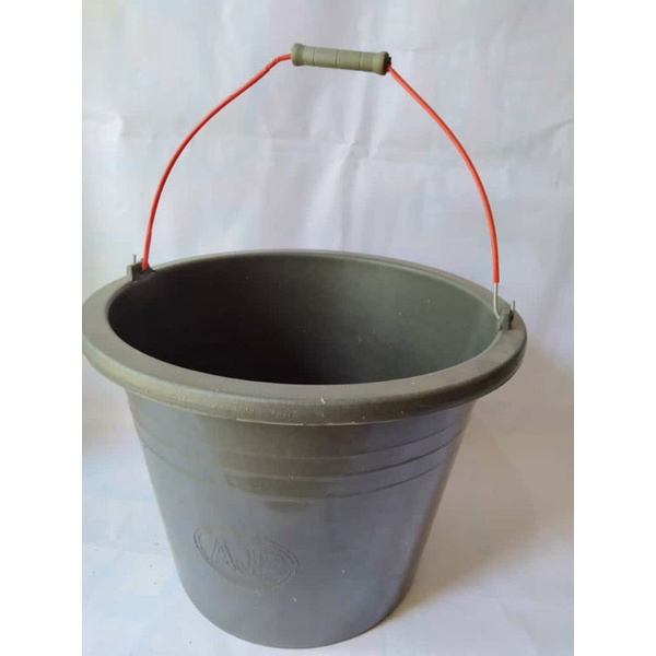 ember plastik ukuran sedang murah