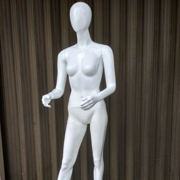 manekin full body wanita wajah polos alien patung alien patung full