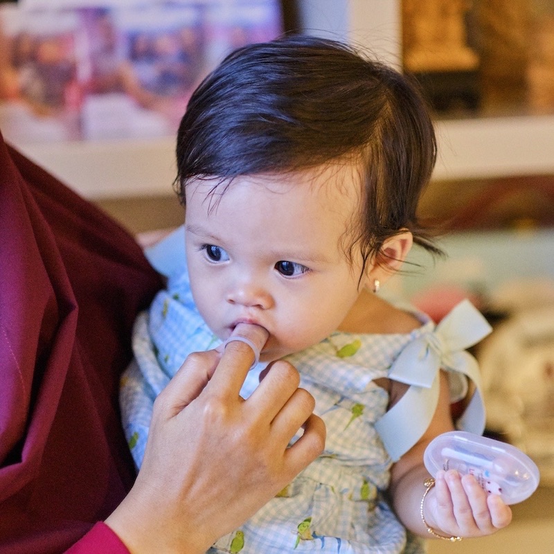 Sikat Lidah Bayi Silikon Little Baby - Sikat Gusi Bayi Lembut - Pembersih Mulut Bayi BPA Free