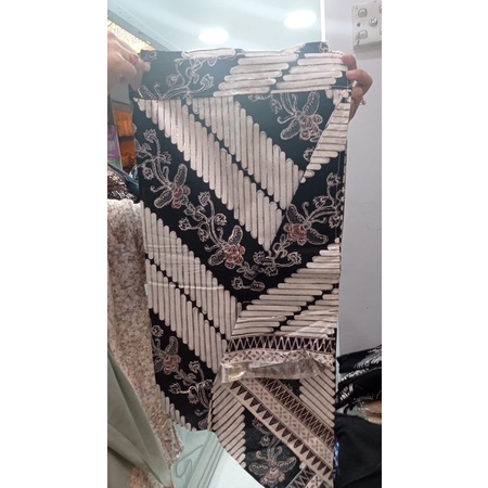 kain Sunda Prada/kain separo Prada