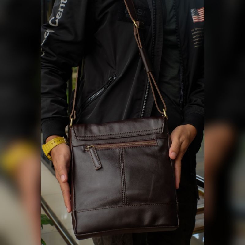 Tas Selempang Dan Bahu Pria Sling Bag Dimas Kulit Sapi Asli Bahan Pull Up Leather Terbaru Kain Katun Drill Tali Panjang Adjustable Kekinian Original
