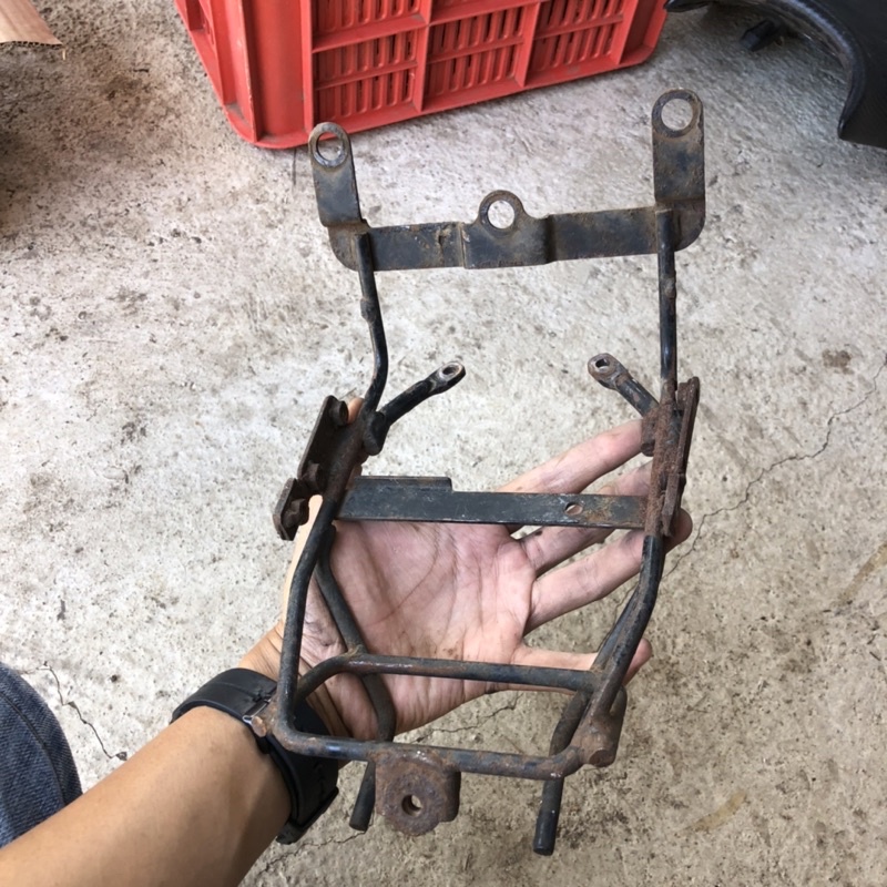 pangkon lampu depan Megapro Monoshock original copotan