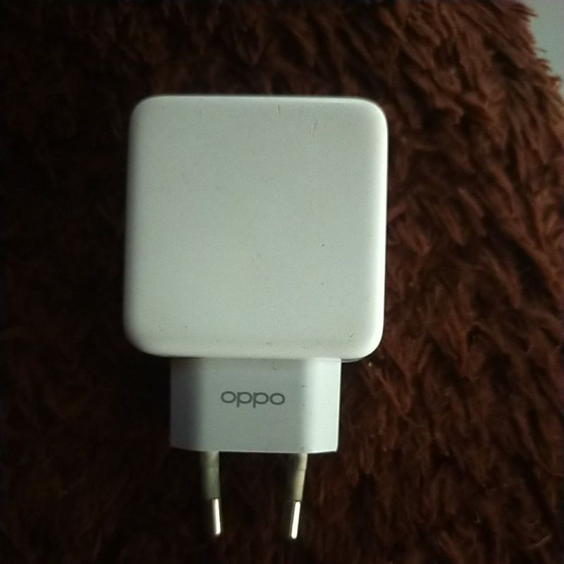 Batok charger Oppo reno f 11 f 11 pro....5v 4a 20, watt copotan  hp