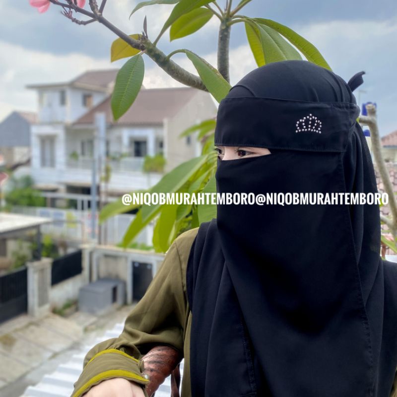 Niqab Cadar Poni Manik Mahkota