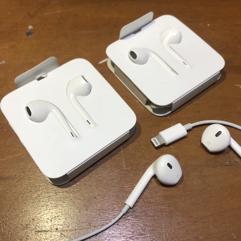Hedset original bawaan iPhone