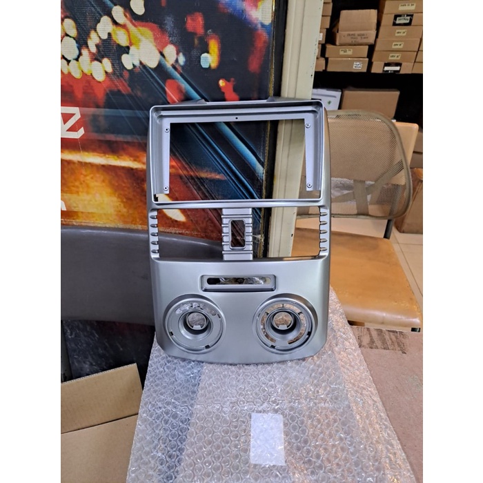 Hum Frame Head Unit Android 9 Inch Toyota Rush 2012