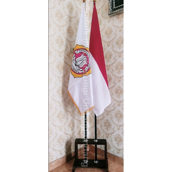 

Paket Tatakan 2 lubang + Tiang + Bendera Karang Taruna dan Bendera Merah Putih