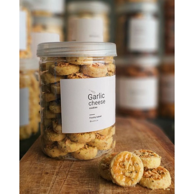 

GARLIC CHEESE COOKIES | KUE KERING