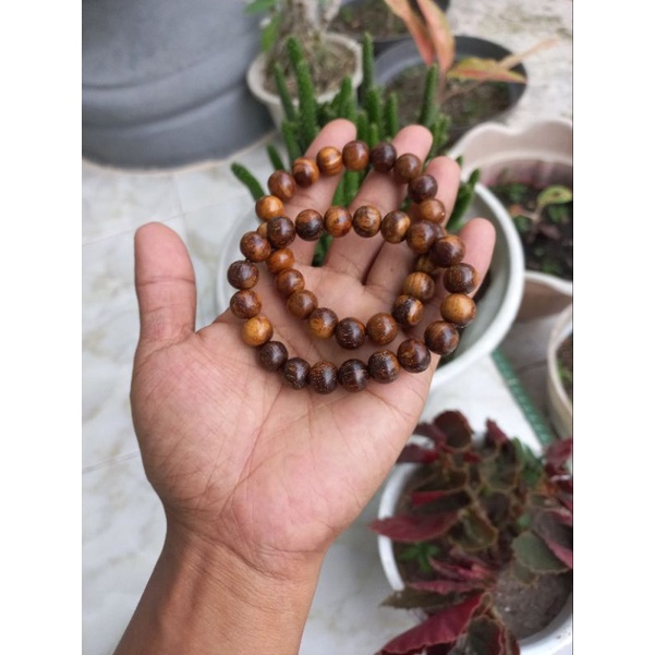 gelang kayu gaharu buaya