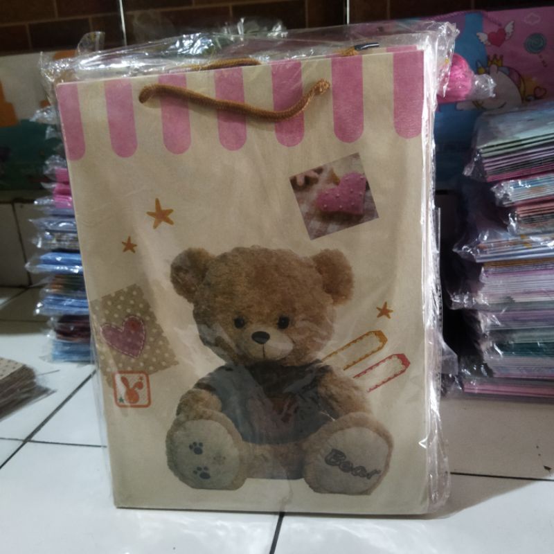 

PAPPER BAG TEDDY BEAR