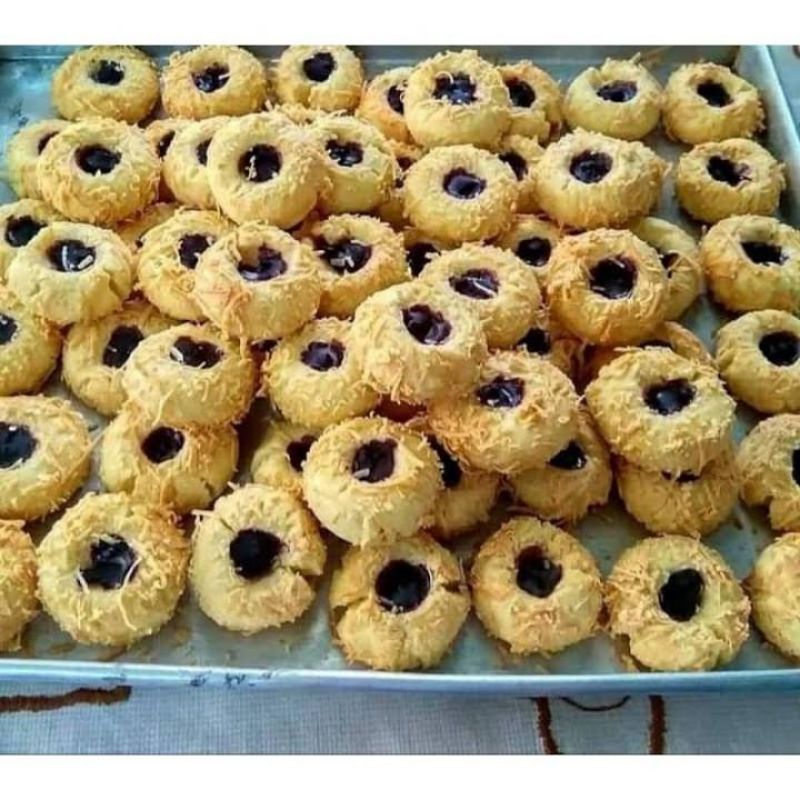 

KUE KERING TRUMBPRIT STRAWBERRY Cokelat ENAK GURIH / KUE TRUMBPRIT KEJU HOME MADE / KUE KERING BEST SELLER / KUE KERING HARI RAYA ISI 250 Gram