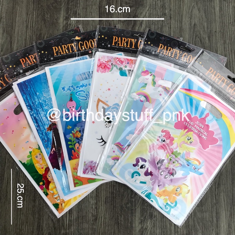 

Kantong Snack Karakter Kecil / Loot Bag Plastik kecil 10pc