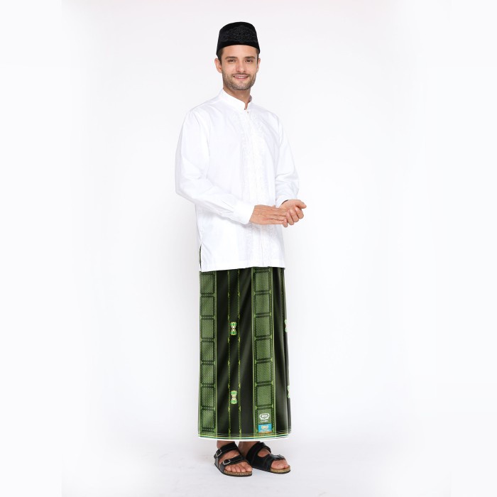 Sarung BHS Classic Gold Motif SSB Hitam Hijau