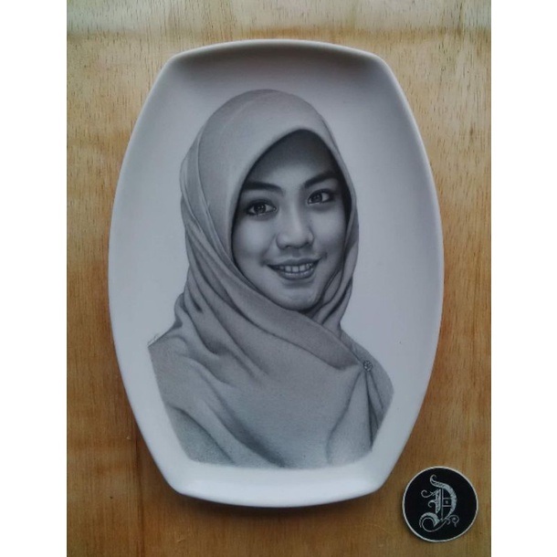 lukisan piring kado ulang tahun / lukisan wajah / piring motif / piring unik / pajangan hias