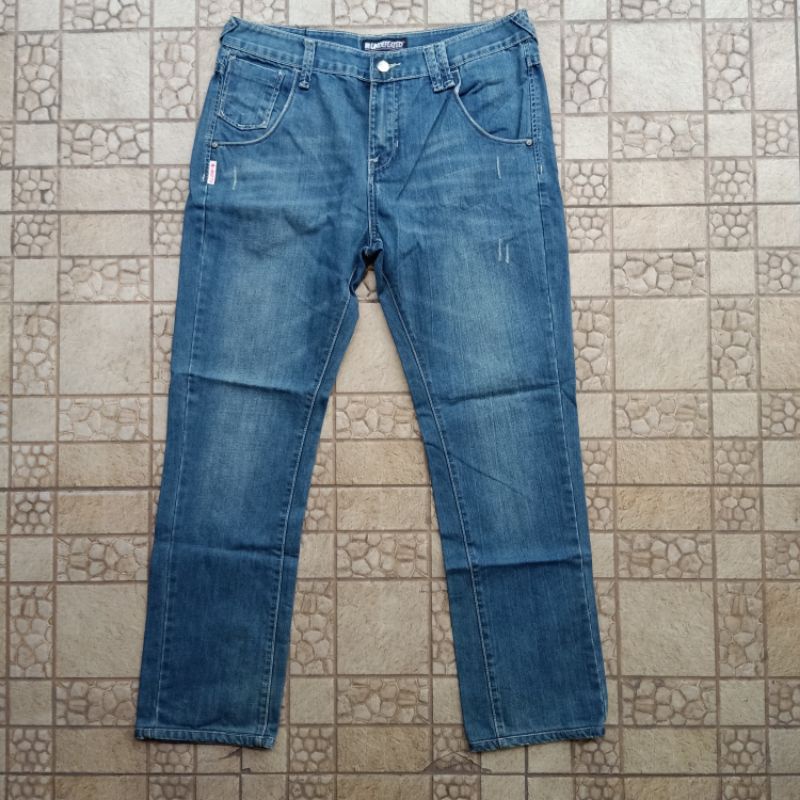 Undefeated jeans
