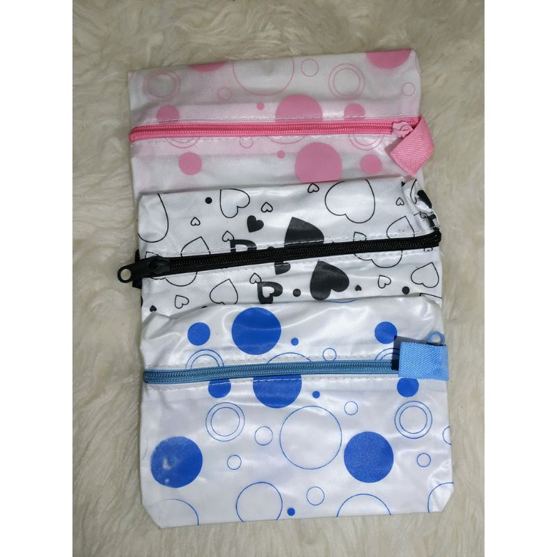 DK13 Dompet Kosmetik Sleting Depan Mika Buram 20x14cm
