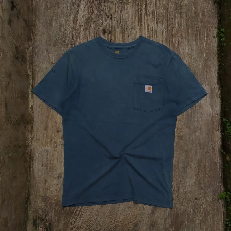 t-shirt carhatt pocket