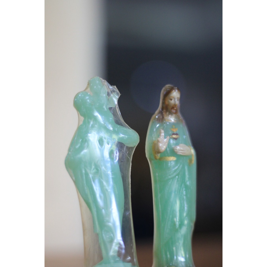 Patung meja gambar Yesus